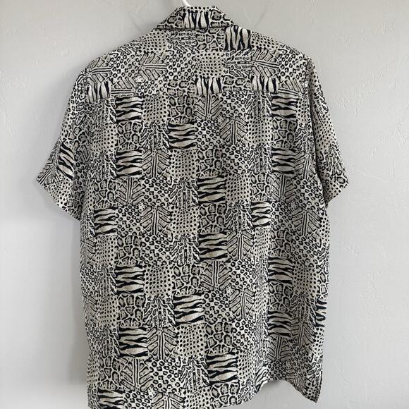 Vintage Jennifer L. 100% Silk Woman’s Blouse M Short Sleeve Button Up Leopard - Picture 3 of 6
